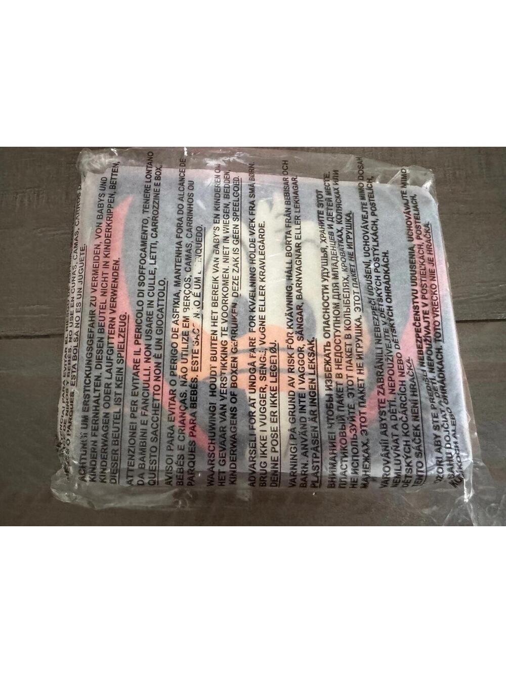 Loungefly Disney Donald Duck Vampire Costume Zip Wallet NWT - Picture 6 of 7